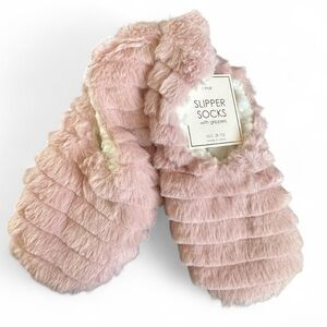 NWT Adorable Cozy Pink Fuzzy Fur Slipper Socks